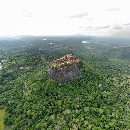 Castle View Sigiriya Hotel Exterior foto