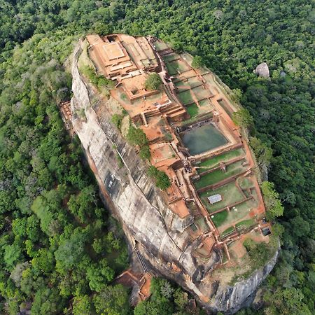 Castle View Sigiriya Hotel Exterior foto